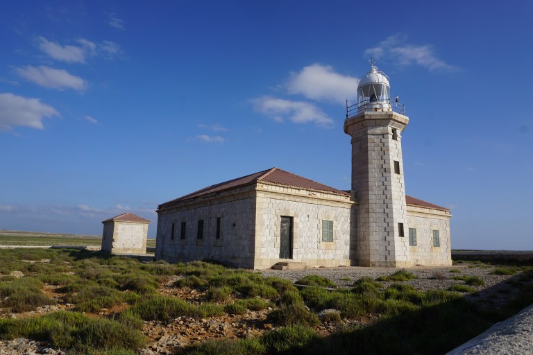 Faro de Punta Nati